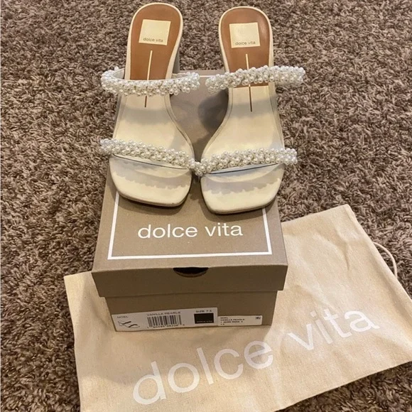 Dolce Vita wedding shoes - Picture 1 of 4